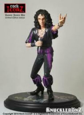 Dio small statue.jpg