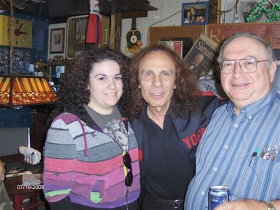 Ronnie & Vince and daughter  1.JPG